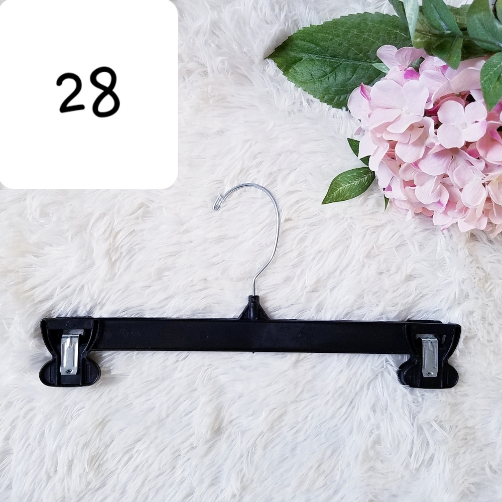 28 Pants & Skirt Hangers, Clip Pinch with Swivel